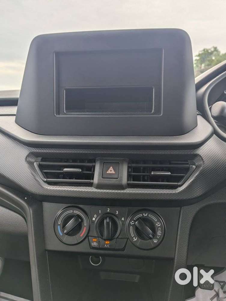 Maruti Suzuki Brezza 1.5 Lxi Smart Hybrid, 2026, Petrol