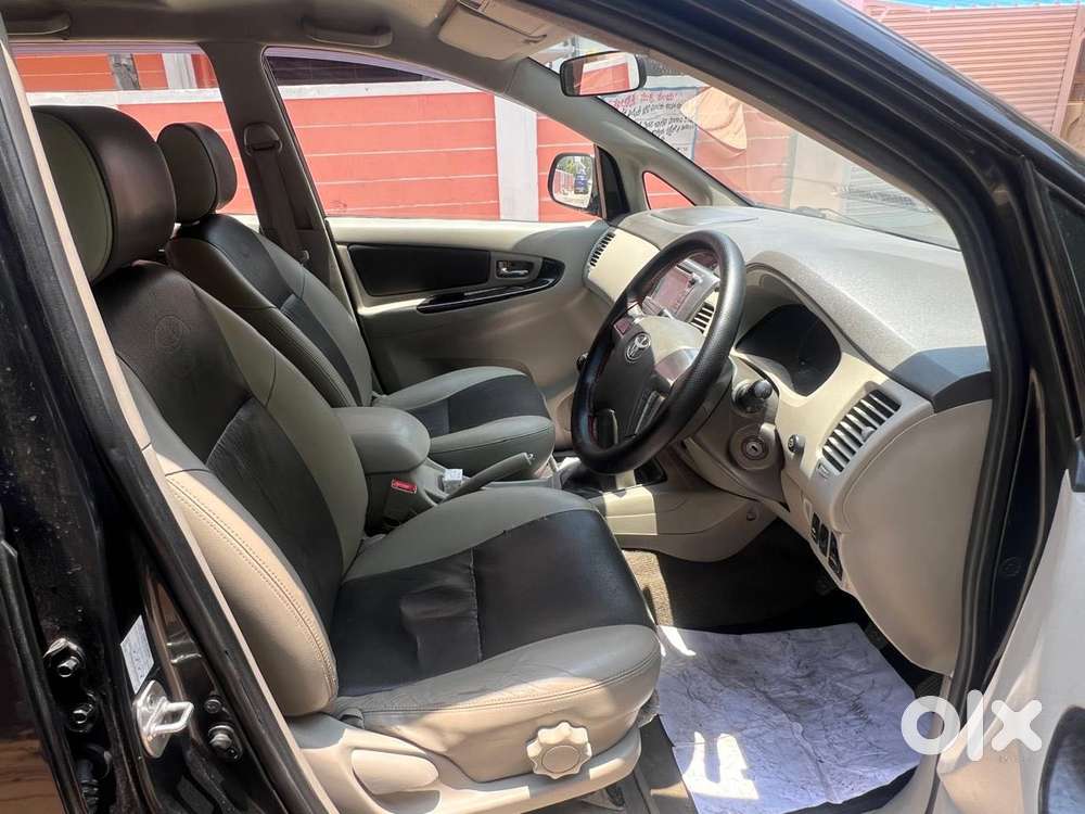 Toyota Innova 2.5 Zx 7 Str Bs-iv, 2014, Diesel