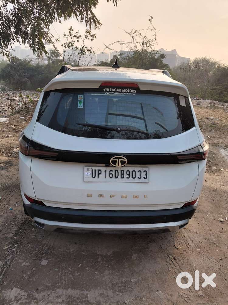 Single Used Safari With Captain Seats For Immediate Sale