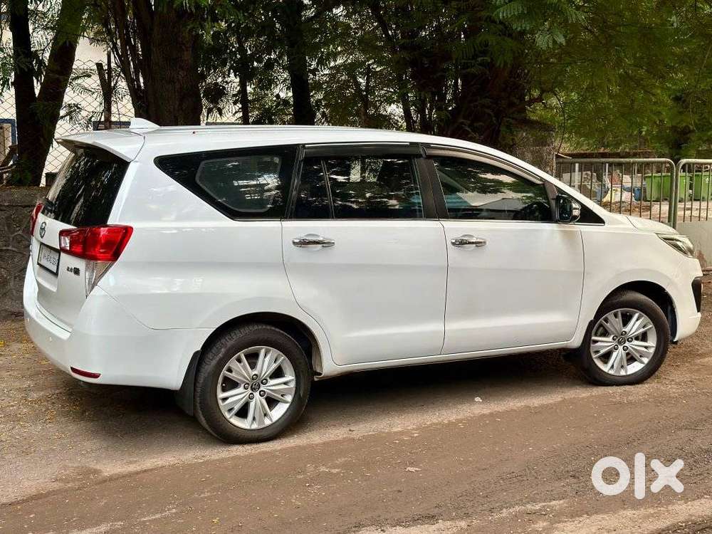 Toyota Innova Crysta 2.8z Automatic, 2016, Diesel