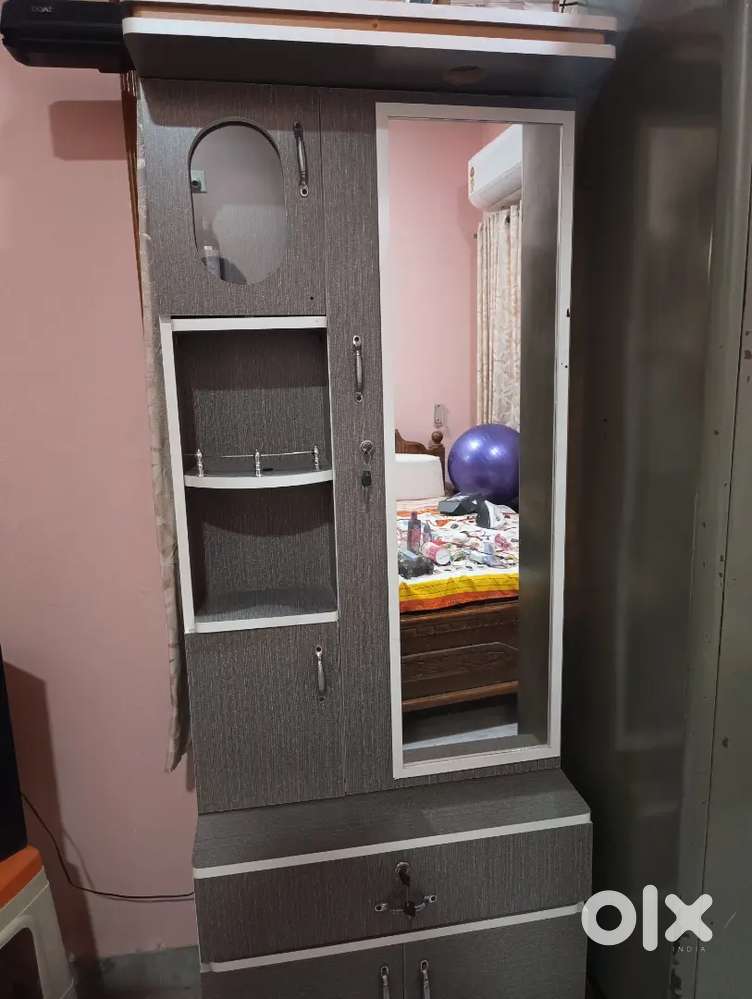 Dressing table