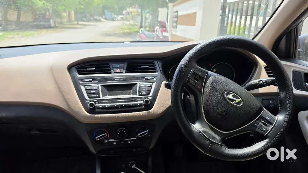 Well-maintained I20 Sportz Vtvt, Serviced, Clean, All Docs Clear.