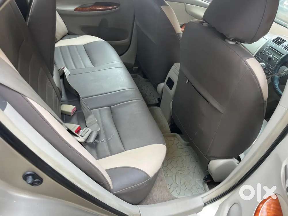 Toyota Corolla Altis 2011