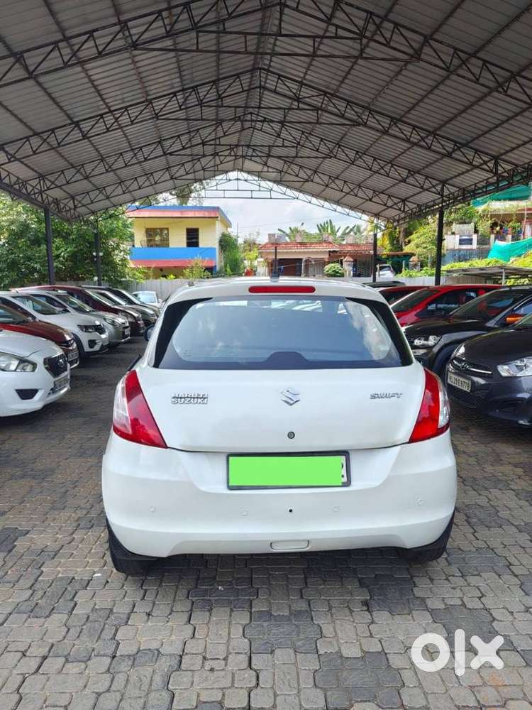 Maruti Suzuki Swift Lxi Optional-o, 2017, Petrol