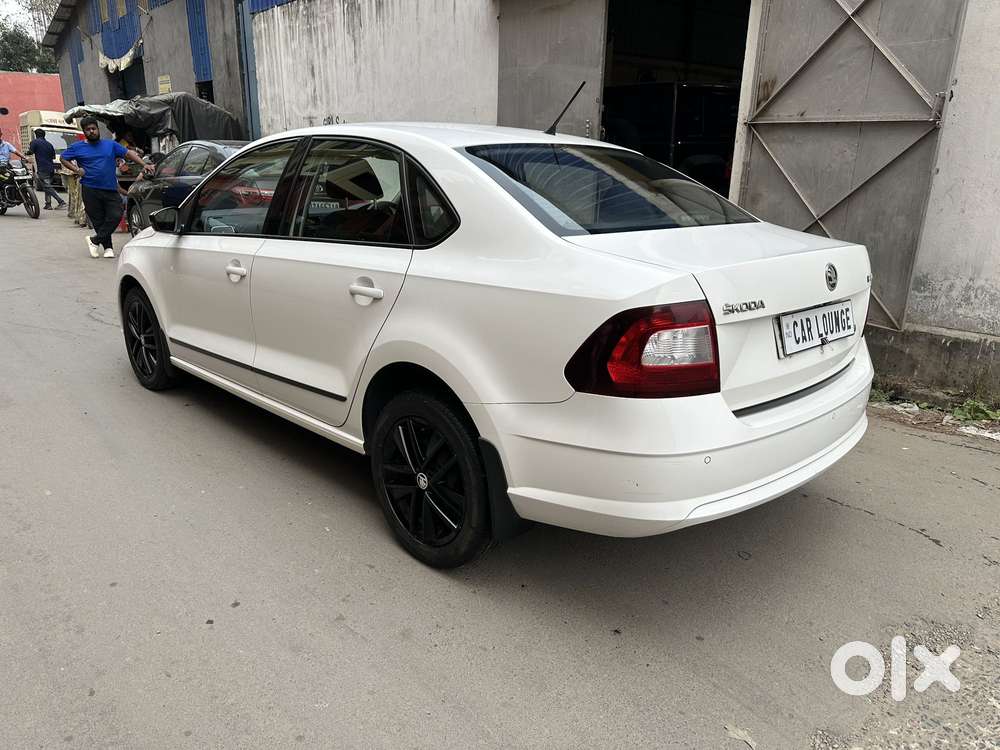 Skoda Rapid 1.0 Ambition Tsi At, 2021, Petrol