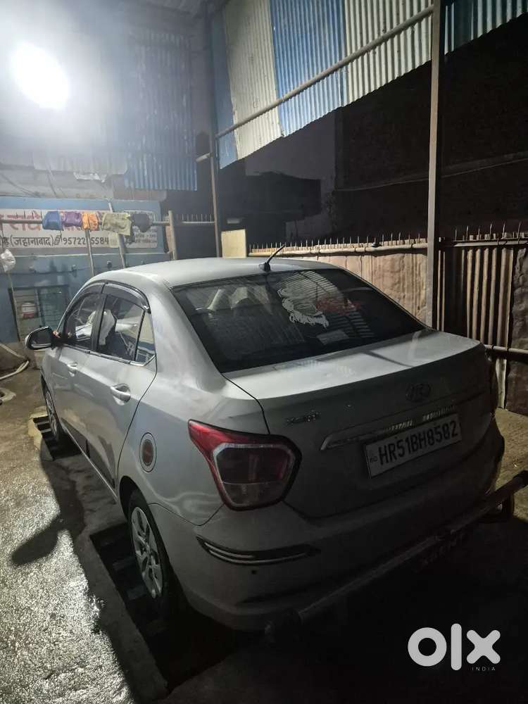 Hyundai Xcent 2016