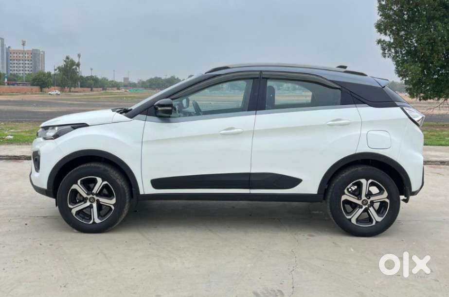 Tata Nexon 1.5 Revotorq Xza Plus S Amt, 2023, Petrol