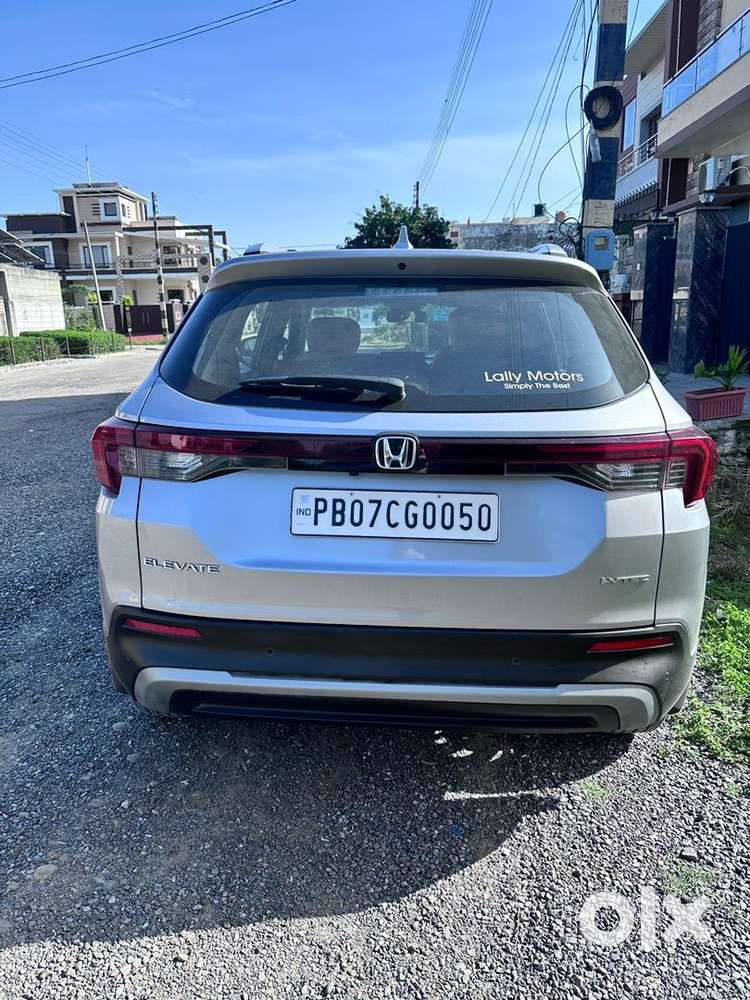 Honda Elevate 2024 Petrol Well Maintained