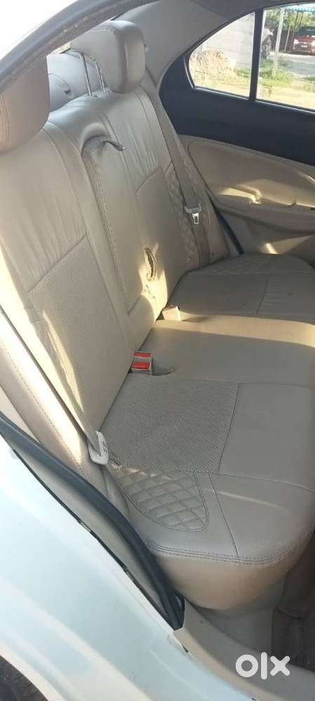 Maruti Suzuki Dzire 1.2 Vxi, 2022, Petrol