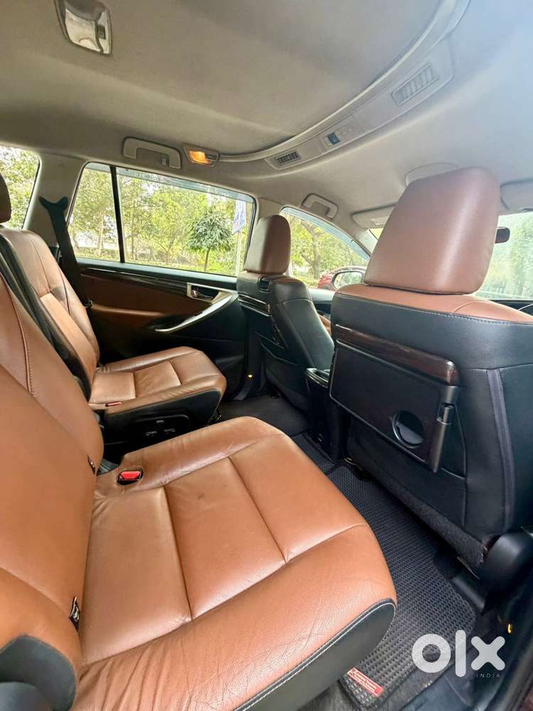 Toyota Innova Crysta 2.8z Automatic, 2017, Diesel