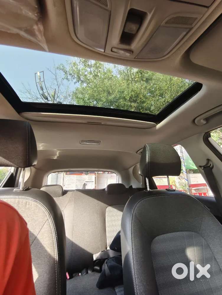 Kia Sonet 2023 Petrol 12600 Km Driven