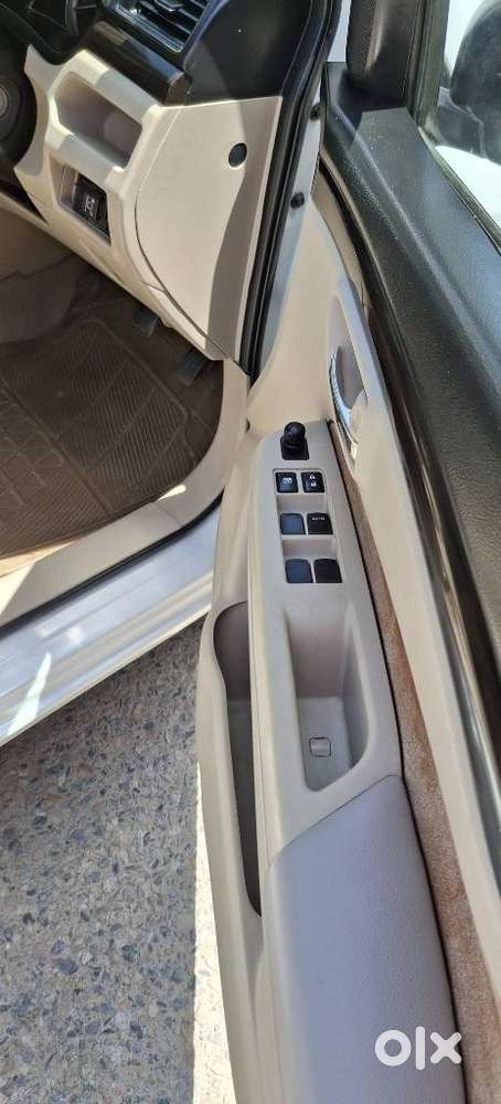 Maruti Suzuki Ciaz 1.3 Sigma Shvs Mt, 2018, Cng & Hybrids