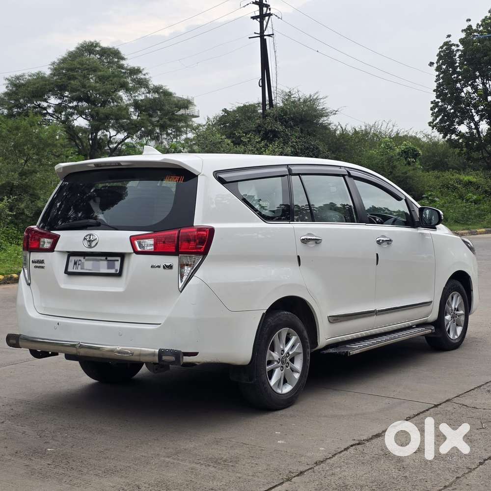 Toyota Innova Crysta 2.4 V 8 Str, 2017, Diesel