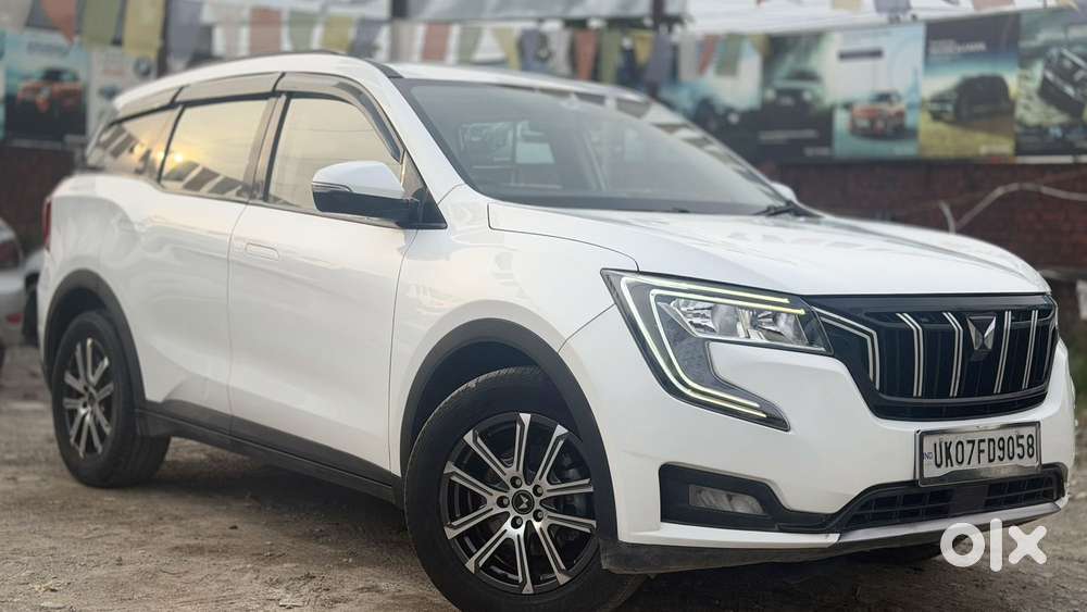 Mahindra Xuv700 2.0 Ax 3 Petrol Mt 5 Str, 2022, Petrol