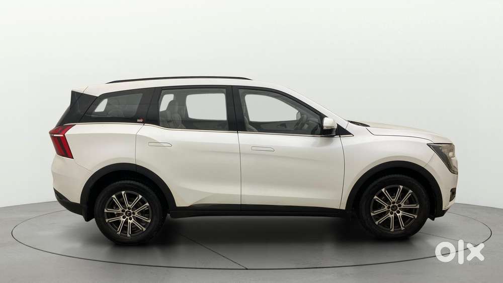 Mahindra Xuv700 2.0 Ax 7 Petrol At Str, 2024, Petrol