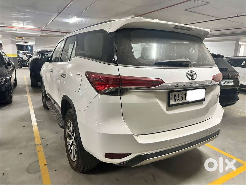 2018 White Fortuner 4x4 At
