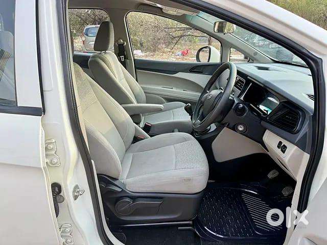 Mahindra Marazzo M4, 2020, Diesel