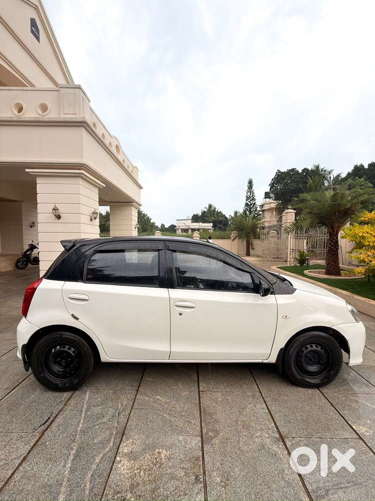 Toyota Etios Liva 2012