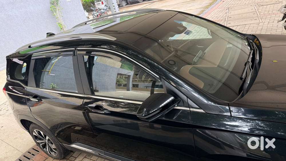 Mg Hector Plus Savvy Pro 1.5 Turbo Petrol Cvt 7 Str Dual Tone, 2023,..