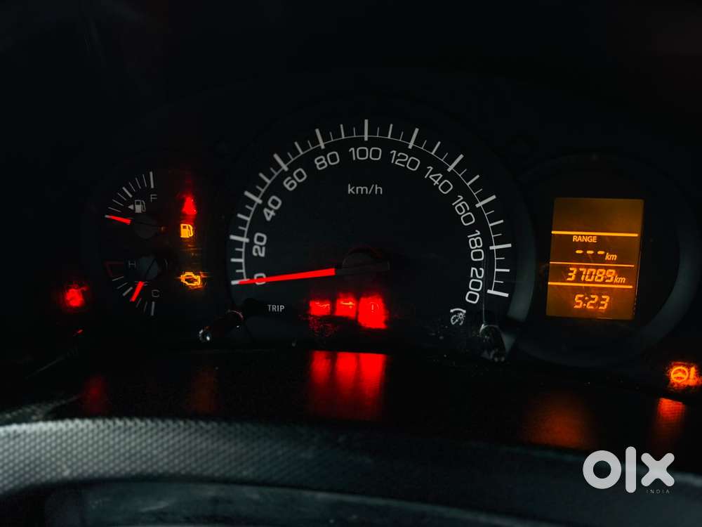 Maruti Suzuki Swift Lxi Optional-o, 2017, Petrol