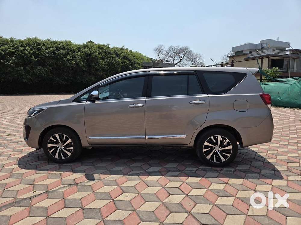 Toyota Innova Crysta 2022