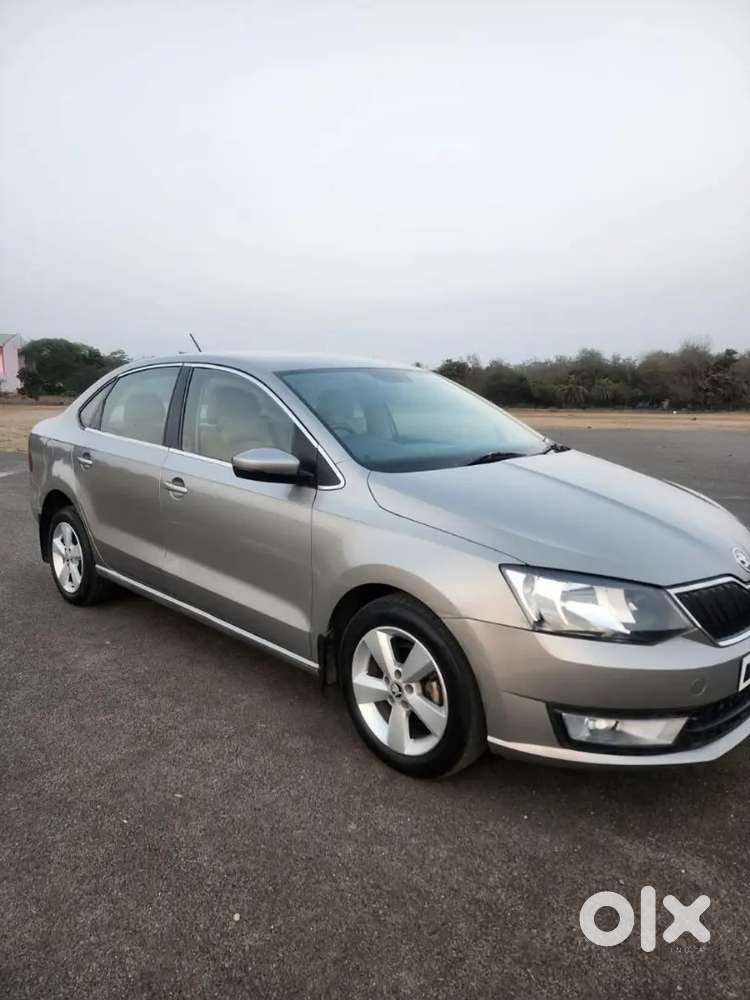 Skoda Rapid 1.6 Ambition Plus 2017