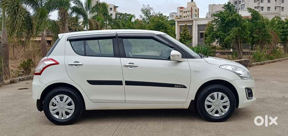 Maruti Suzuki Swift Vxi + Manual, 2017, Petrol