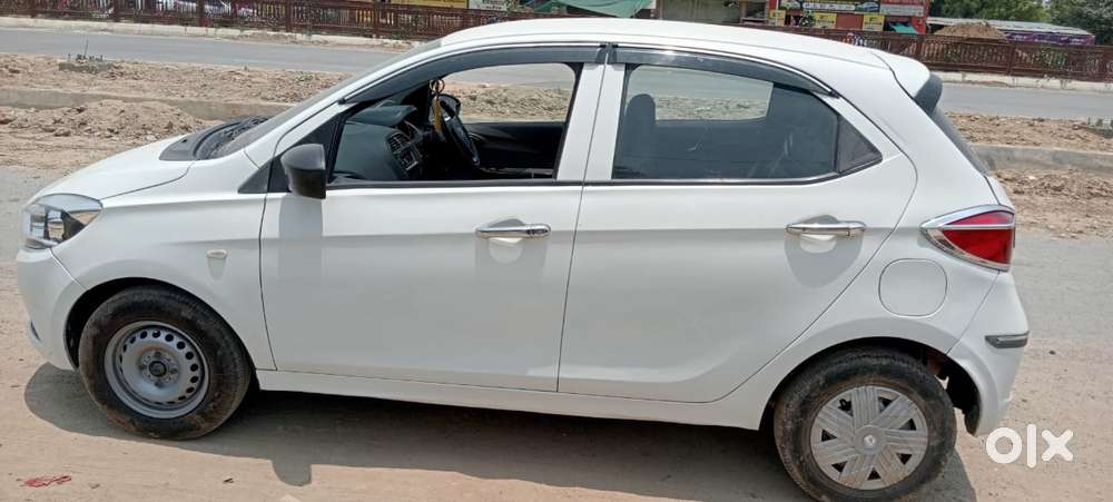 Tata Tiago 1.2 Revotron Xt (o), 2022, Petrol