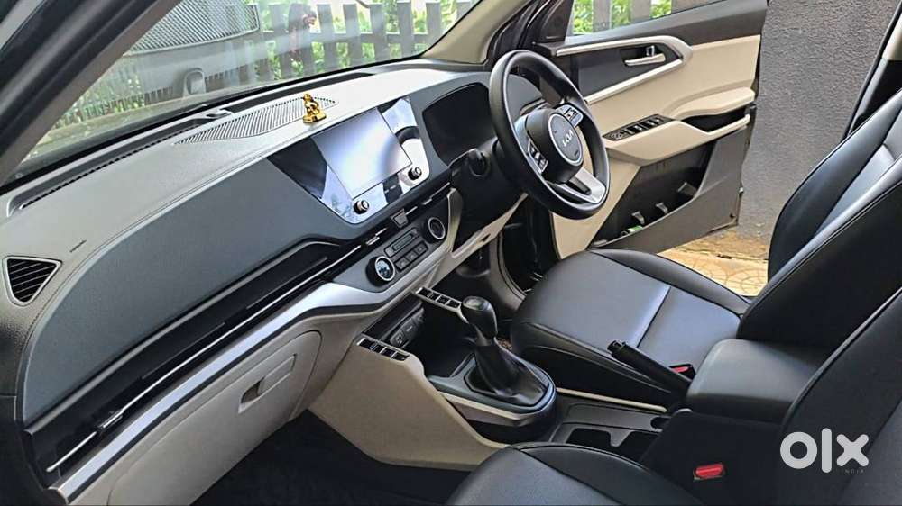 Kia Carens -single Owner And No Dent Up For Grab