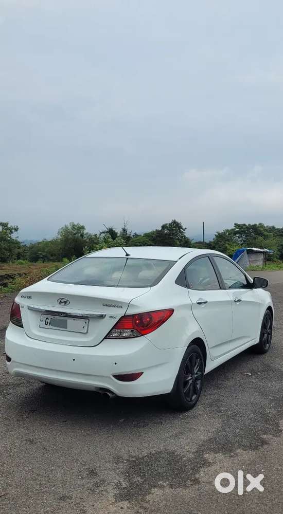 Hyundai Verna Sx(0) Diesel Secand Owner Family Trasfer Price Slightly