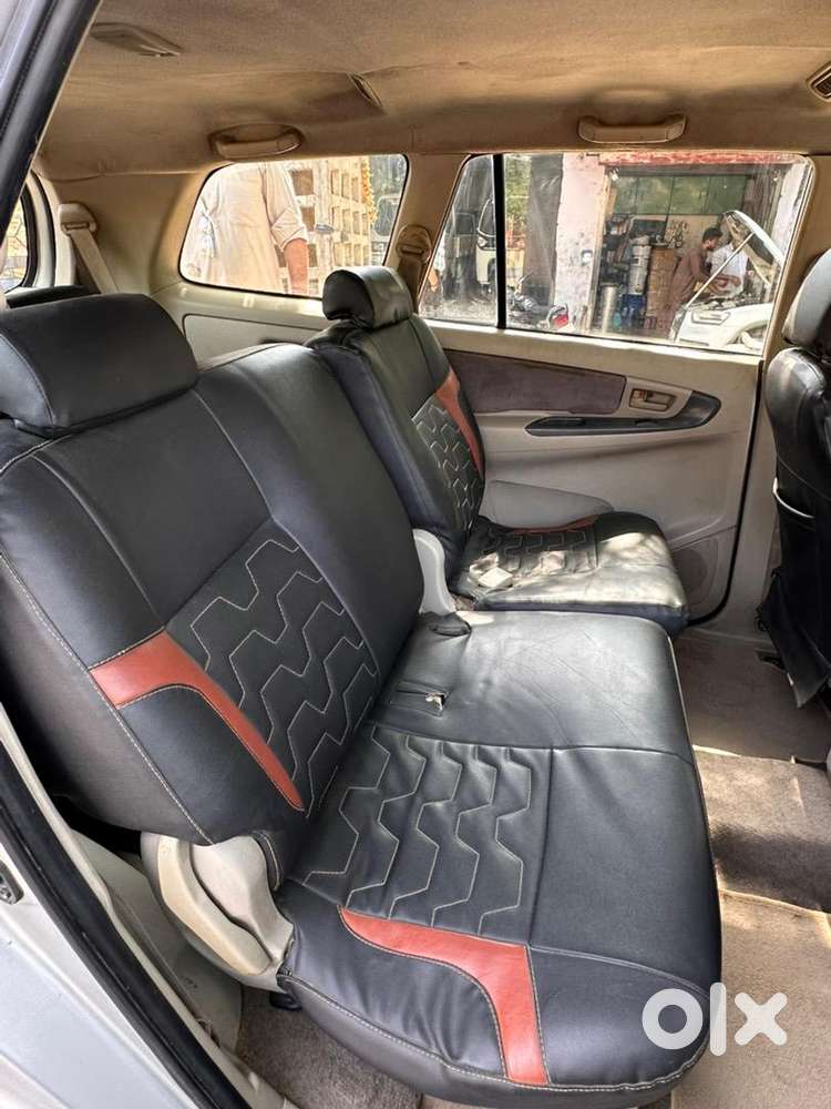 Toyota Innova 2012