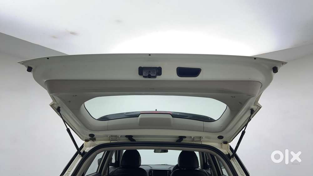 Mahindra Xuv300 W6 Diesel, 2023, Diesel