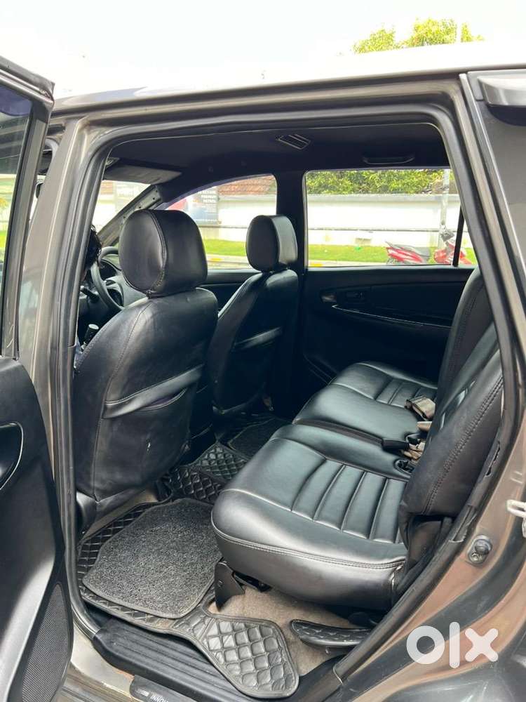 Orginal Kerala Toyota Innova 2012 Diesel Well Maintained