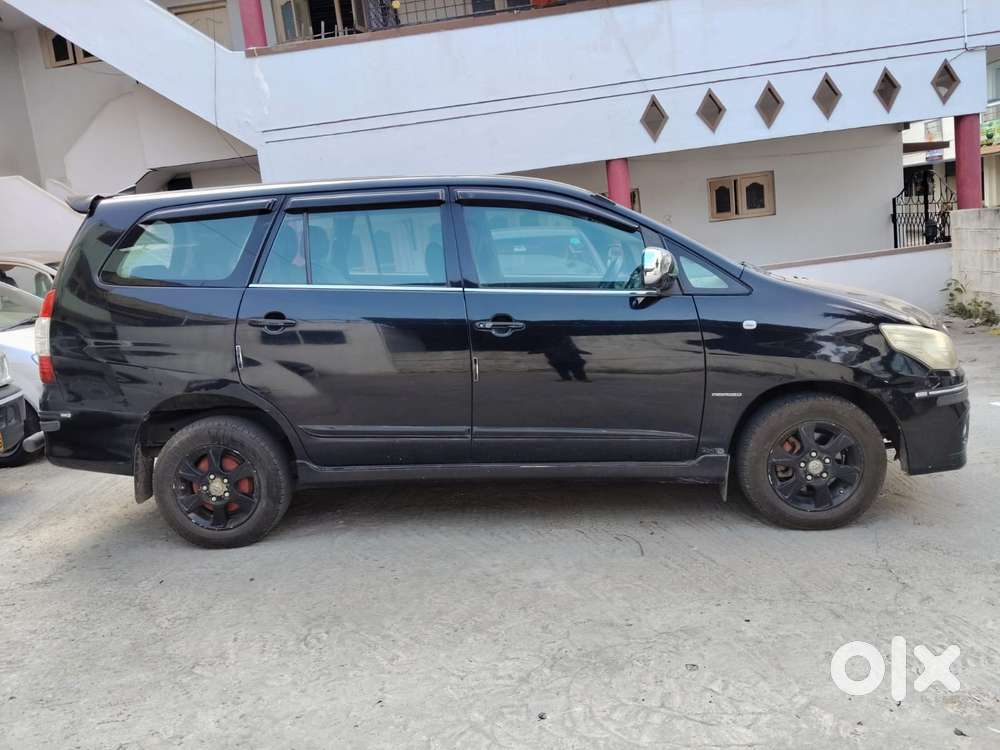 Toyota Innova 2.5 G (diesel) 8 Seater, 2016, Diesel