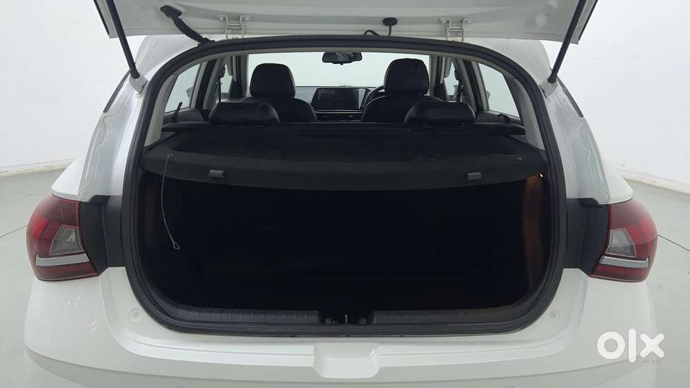 Hyundai I20 Asta (o) 1.2 Ivt, 2023, Petrol