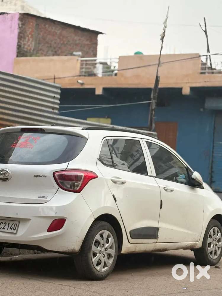 Hyundai Grand I10 2017 Petrol 89000 Km Driven