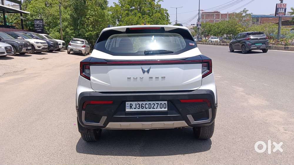 Mahindra Xuv 3xo Ax5 Pm Mt, 2024, Petrol