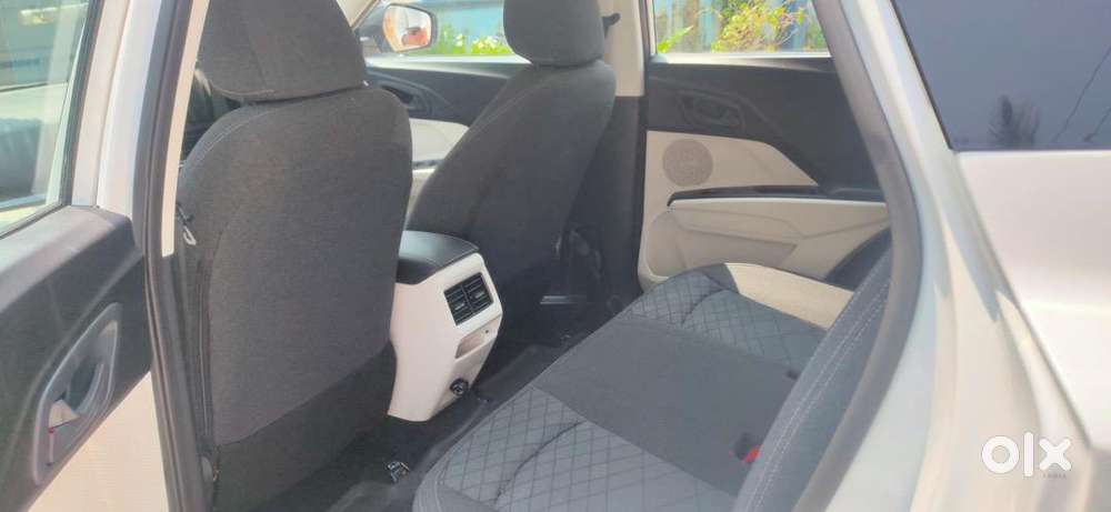 Mahindra Petrol Manual 2024 Car