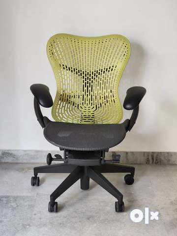 Herman miller best sale mirra 2 used