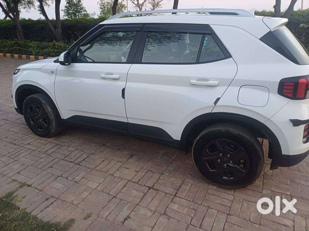 Hyundai Venue S 1.2 Petrol, 2024, Petrol