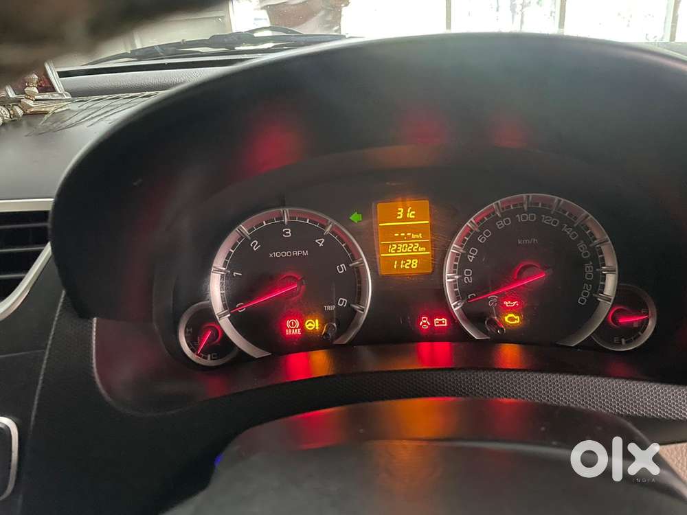 Maruti Suzuki Swift Dzire 2013 Diesel Well Maintained