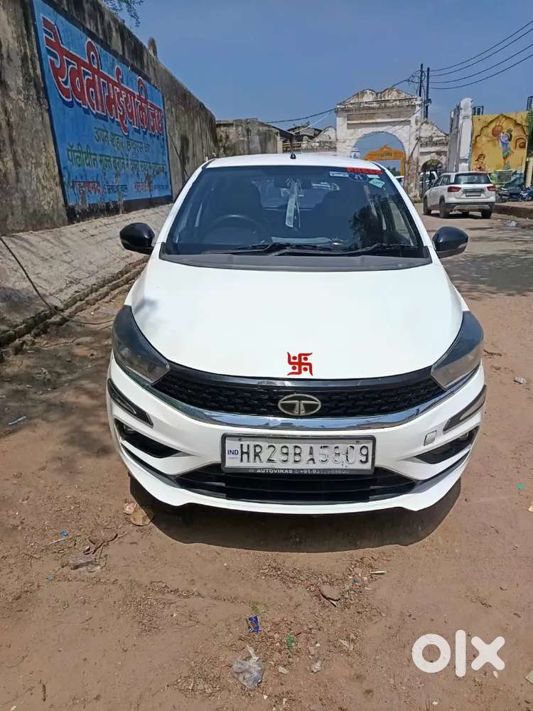 Ek Dum Jabardast Car Hai Koi Kami Nahi Hai