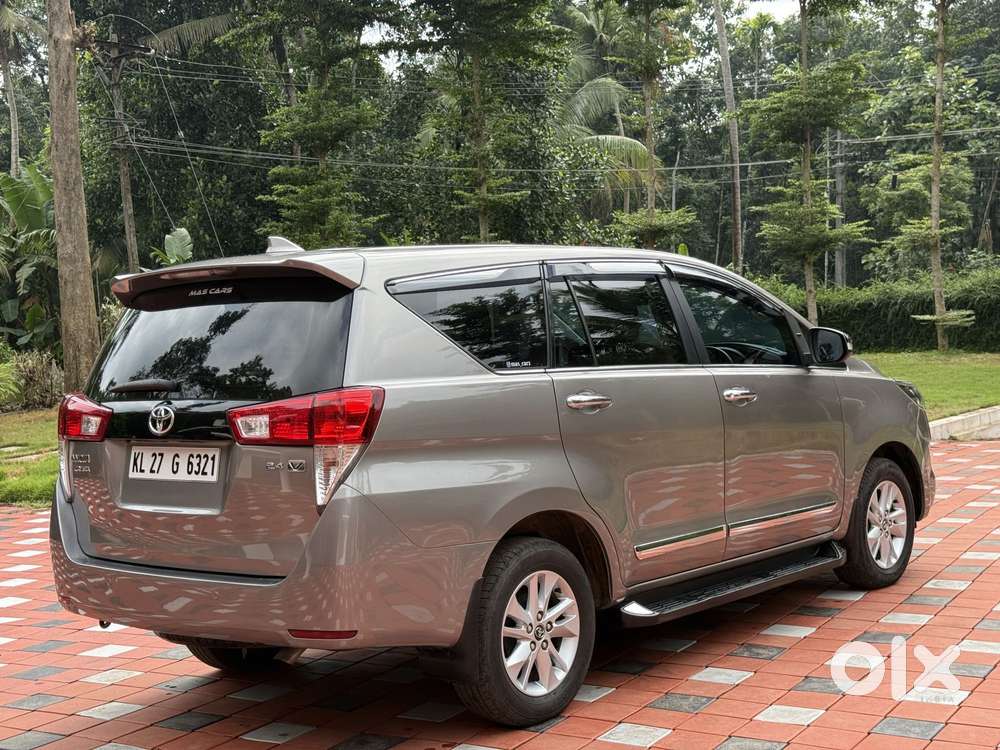Toyota Innova Crysta 2.4 Vx Mt 8s, 2017, Diesel