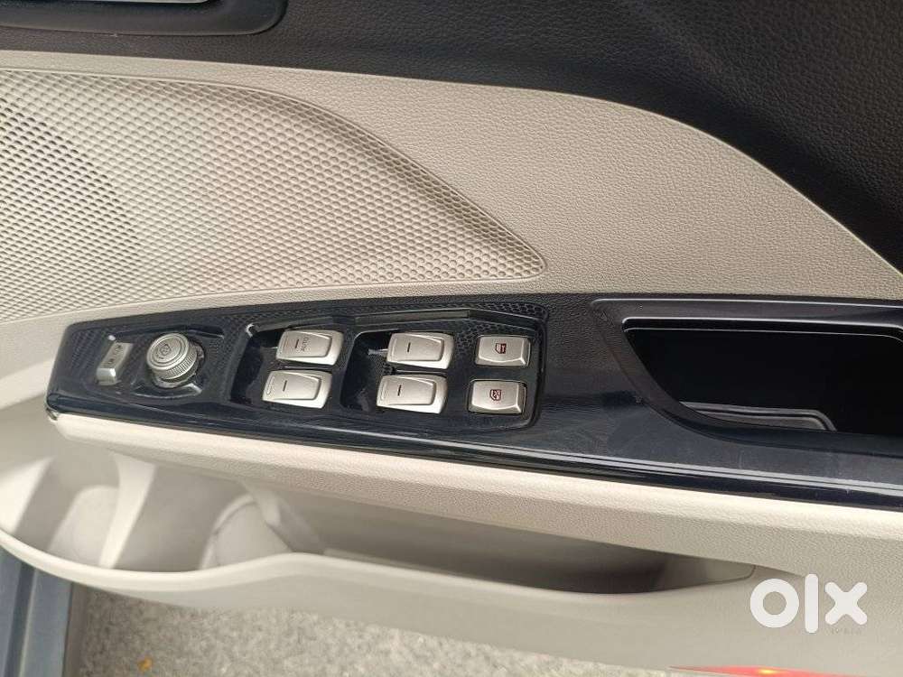 Mahindra Xuv300 W8 Option, 2021, Petrol