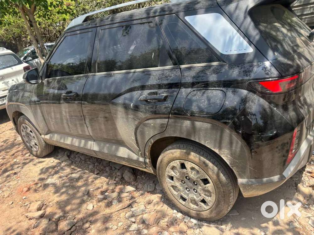 Hyundai Venue ''feb 2026'' Showroom Condition Urgent Sale