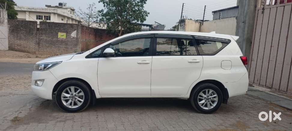 Toyota Innova Crysta 2.4 G Mt 8s, 2017, Diesel
