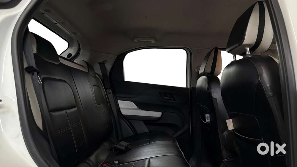 Tata Punch Accomplished Dazzle Amt Sunroof, 2024, Petrol