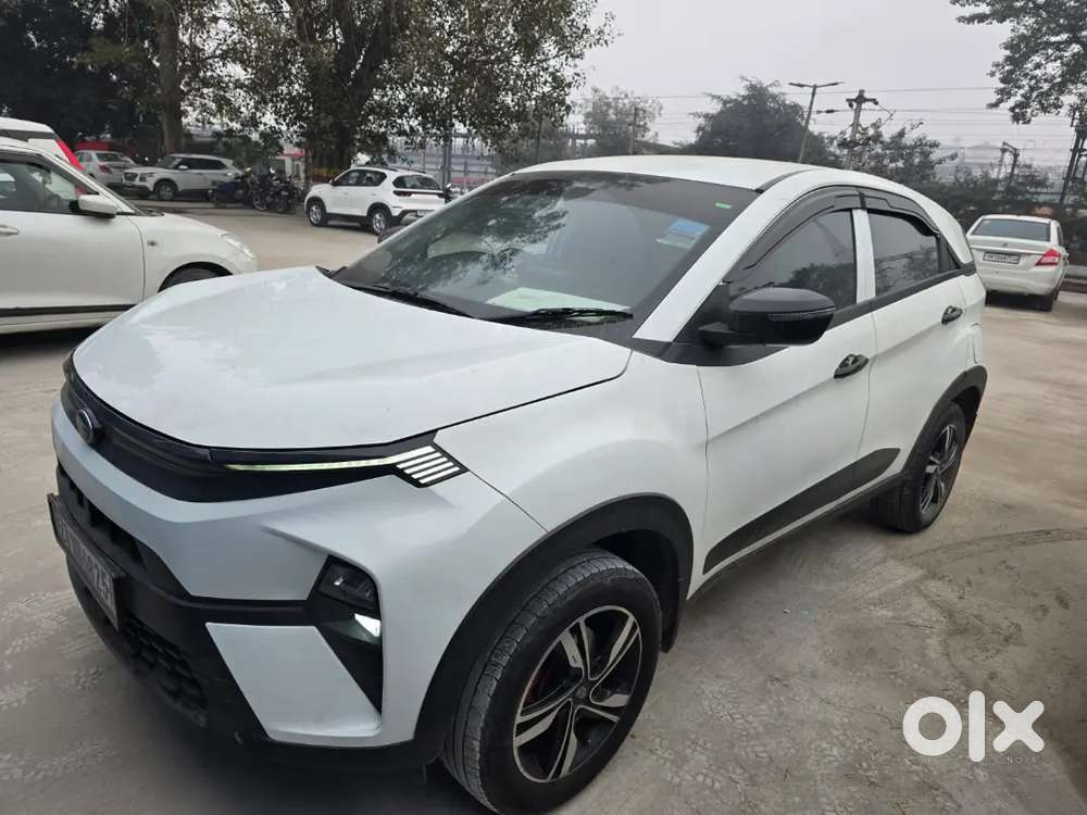 Well-maintained July 2024 [nexon Smart +s] Petrol / Cng Automatic