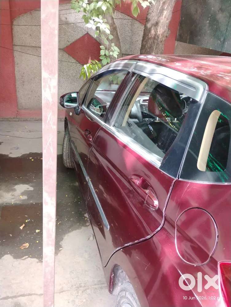 Honda Jazz 2015 Petrol Well Maintained With Company Record