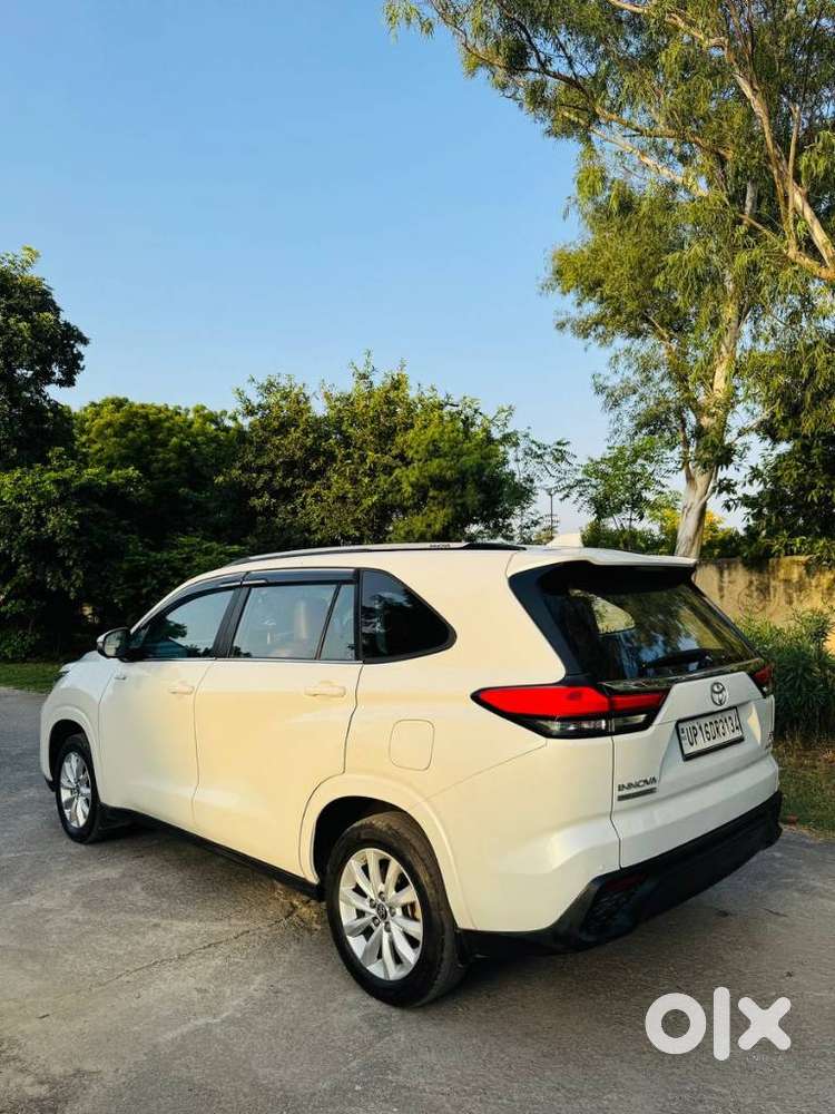 Toyota Innova Hycross 2.0 Vx Hybrid 7 Str, 2023, Petrol